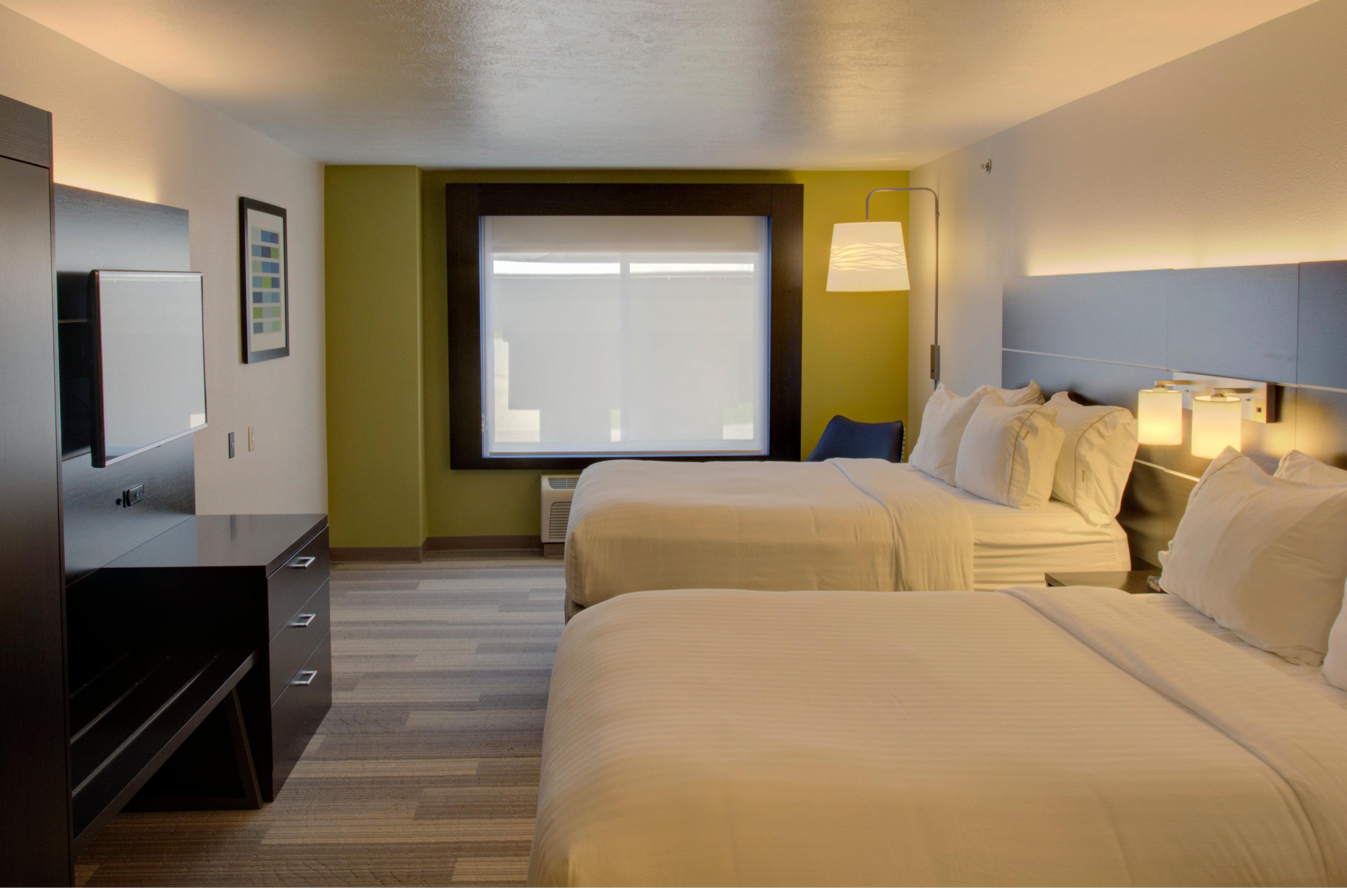 Holiday Inn Express & Suites Le Mars By Ihg Exterior photo